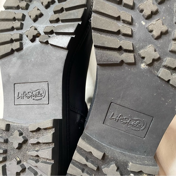 Life Stride Women's Simone Black Leather Almond Toe Booties - Picture 9 of 11